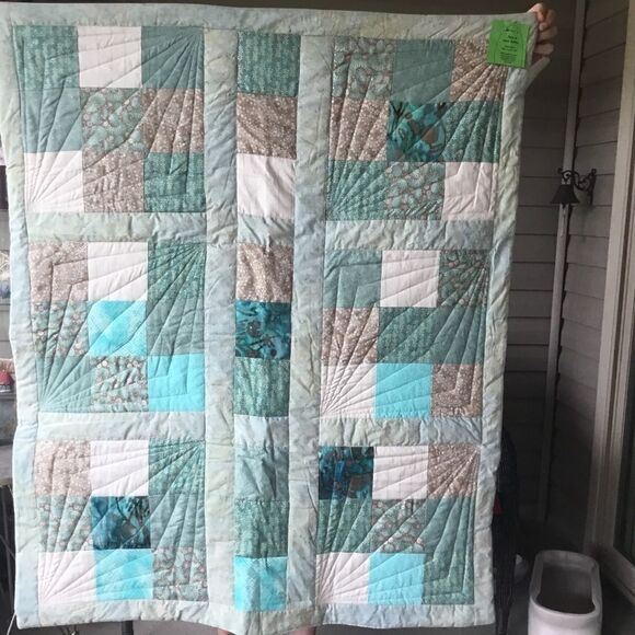 Handmade Quilt   - Picture 1 of 14